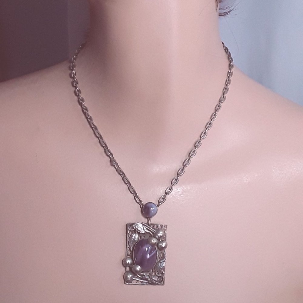 Vintage 1930s Amethyst Necklace with berries and leaves - Picture 4 of 5